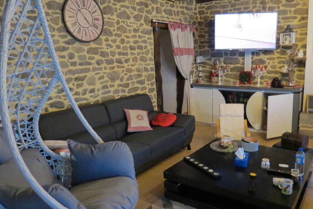 Photo of Livingroom in Miniac-Morvan