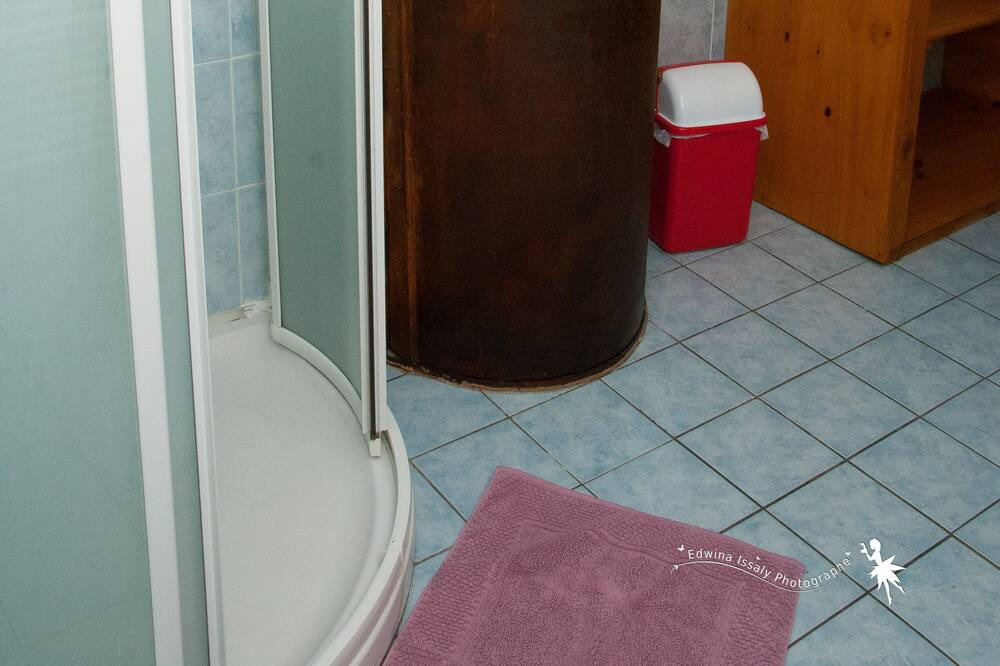 Photo of Bathroom in Flavin