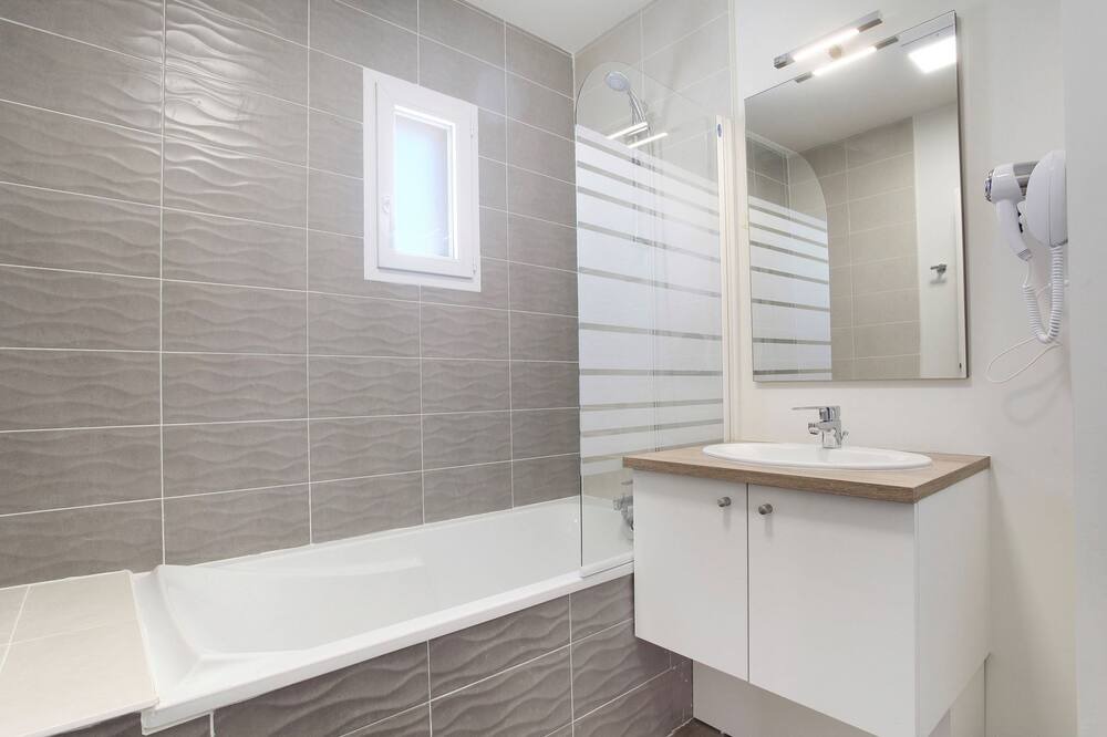 Photo of Bathroom in Aigues-Mortes