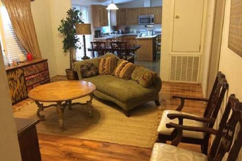 Photo of Livingroom in McKinney