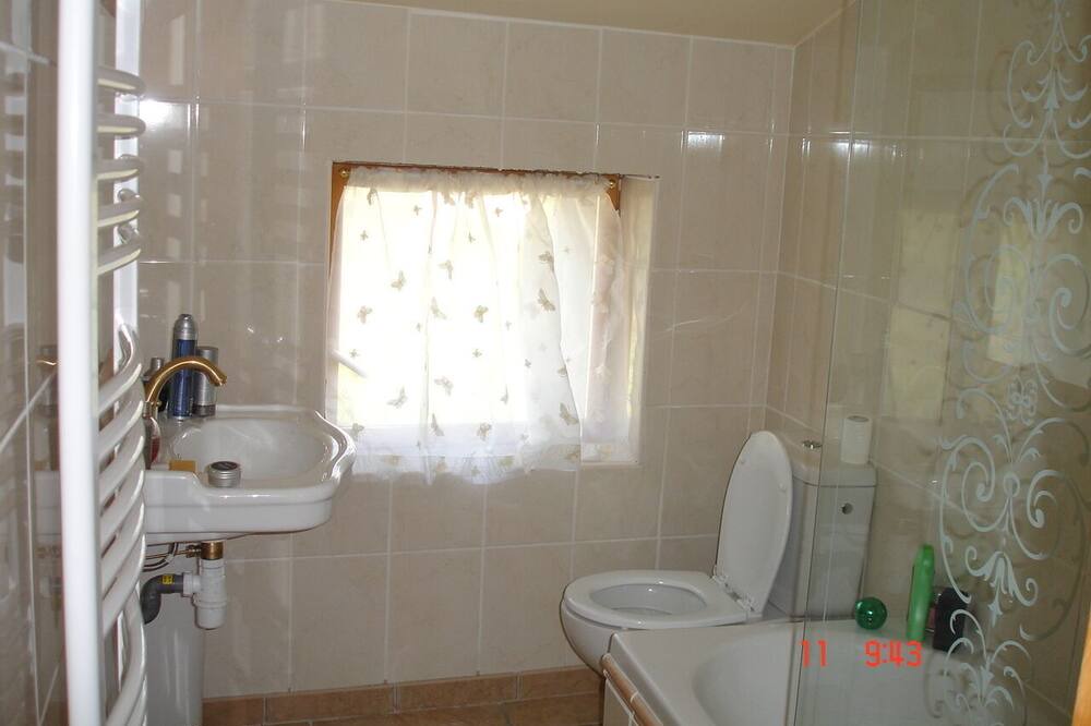 Photo of Bathroom in Villelongue-dels-Monts