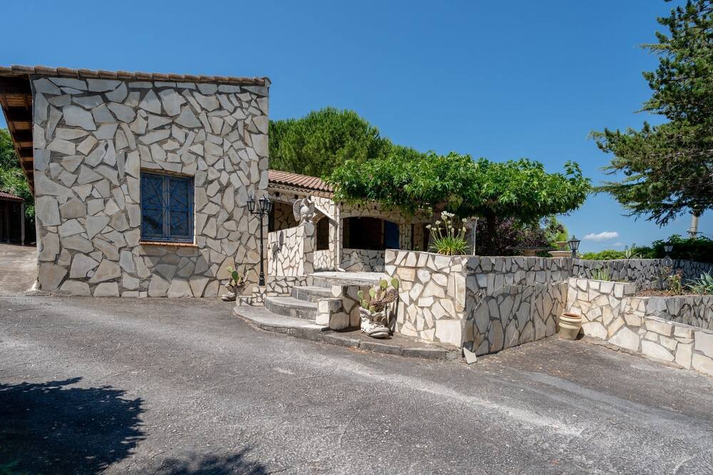 Photo of Outdoor in Puisserguier