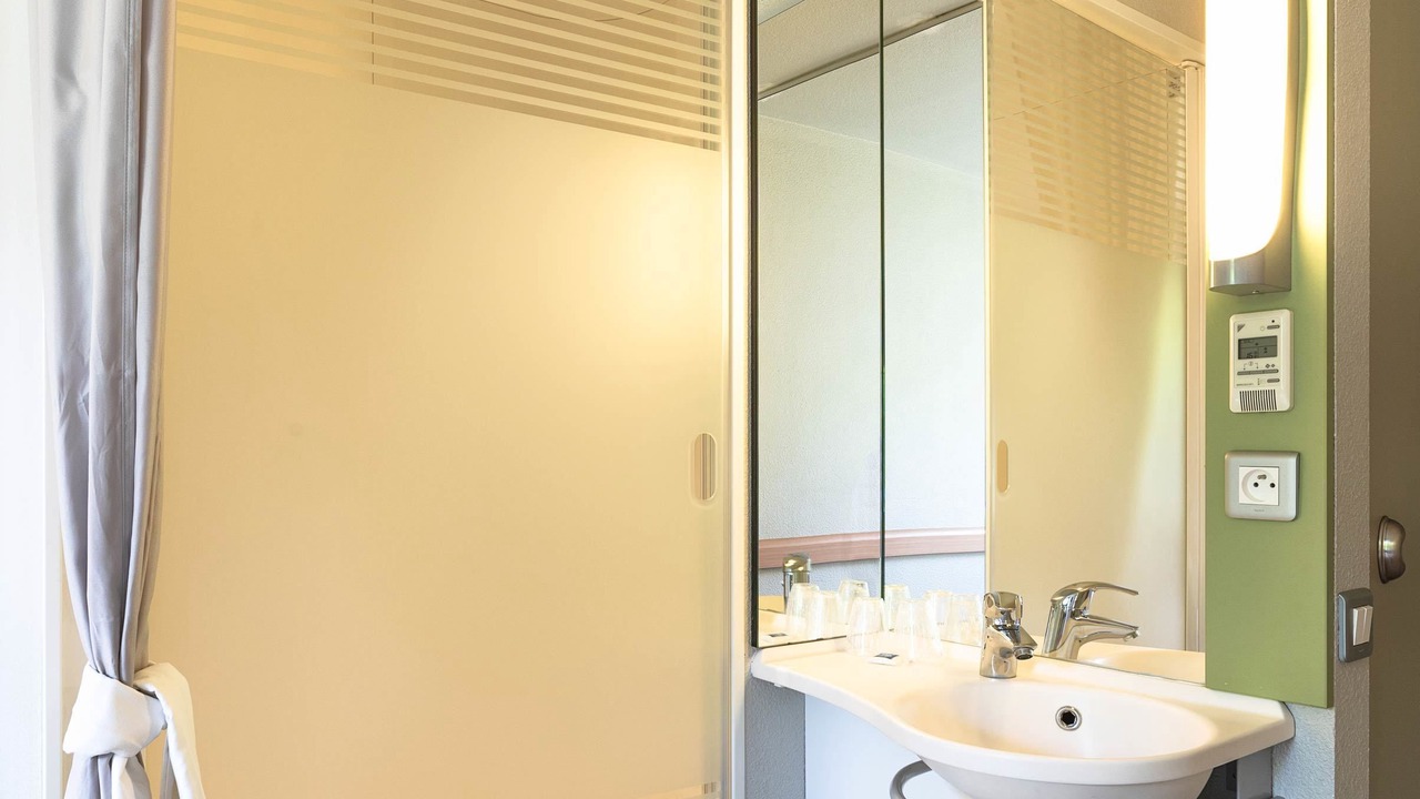 Photo of Bathroom in Saint-Pourcain-sur-Sioule