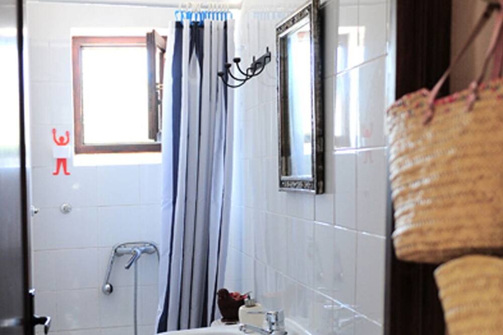Photo of Bathroom in Jalon