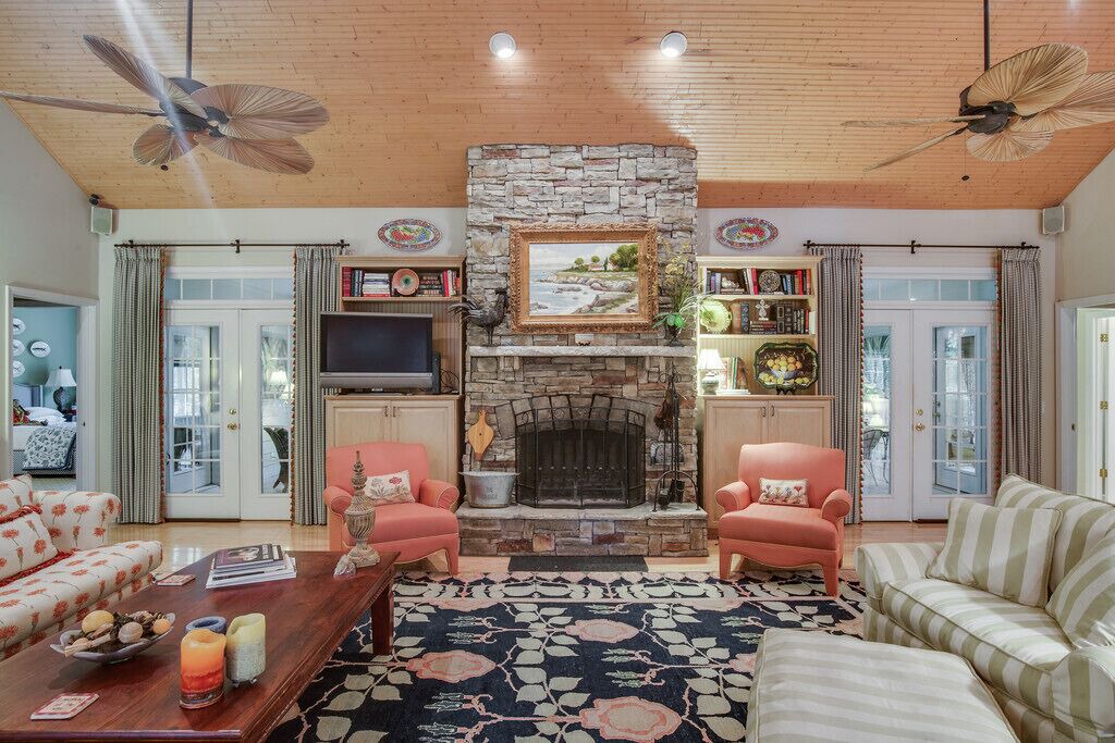 Photo of Livingroom in Castalian Springs