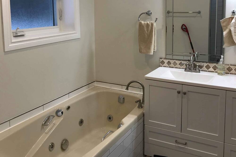 Photo of Bathroom in Utterson