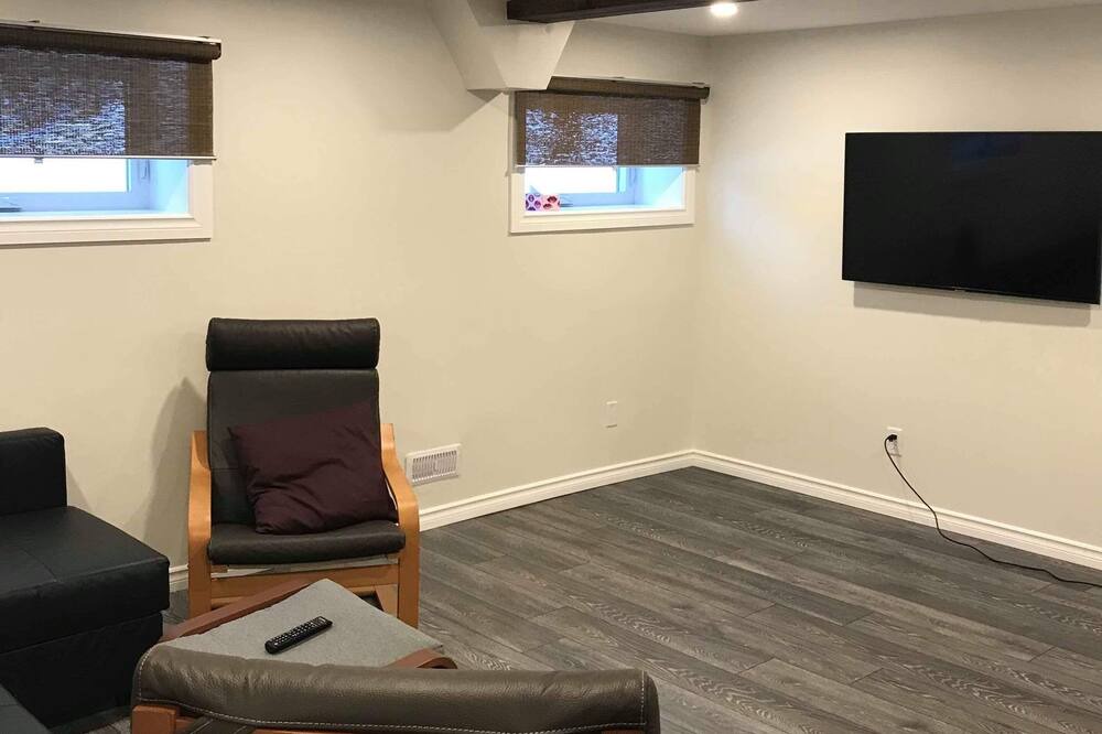 Photo of Livingroom in Utterson