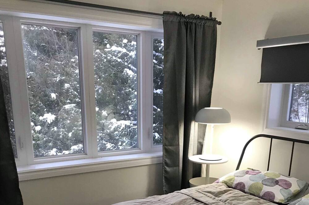 Photo of Bedroom in Utterson