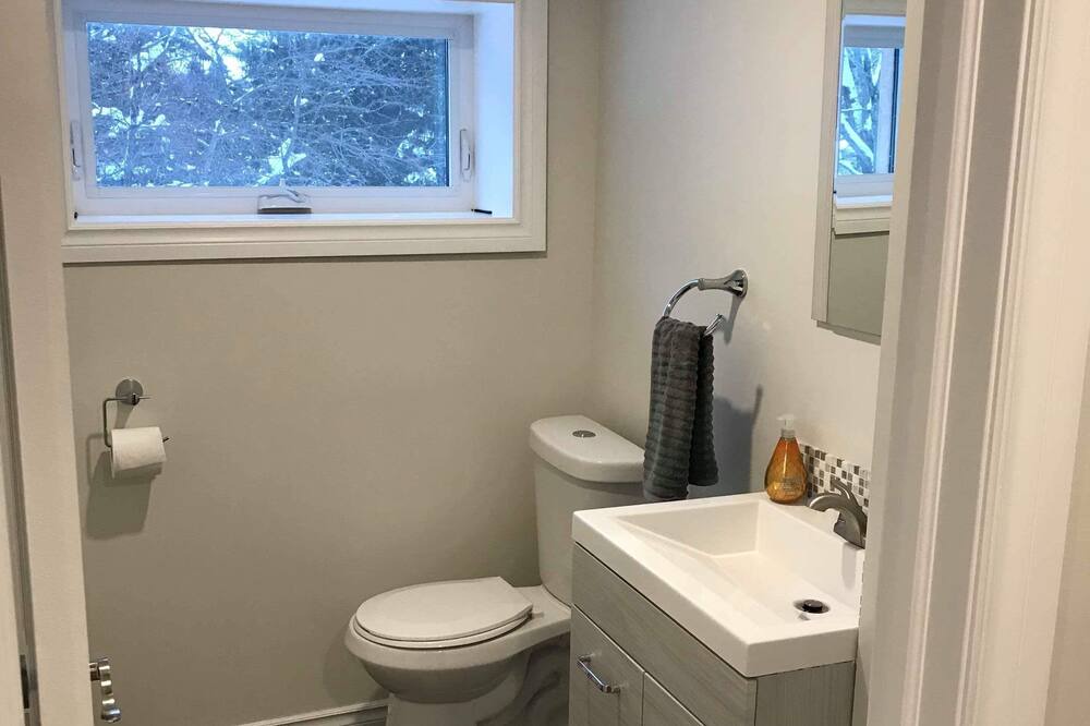Photo of Bathroom in Utterson