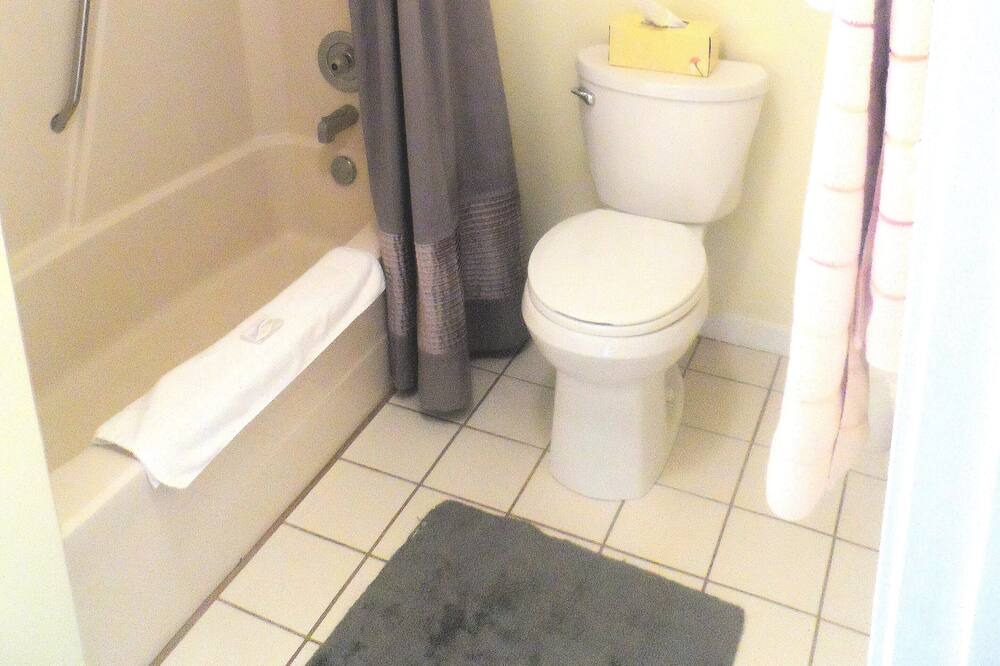Photo of Bathroom in North Shore