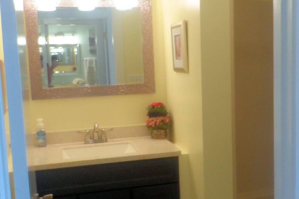 Photo of Bathroom in North Shore