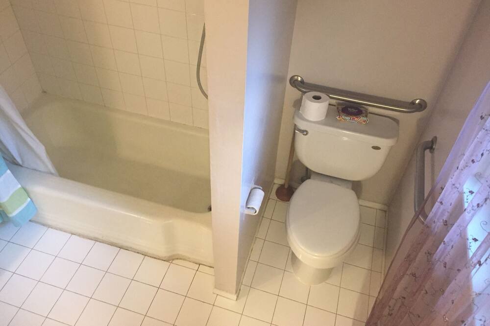 Photo of Bathroom in East Sacramento