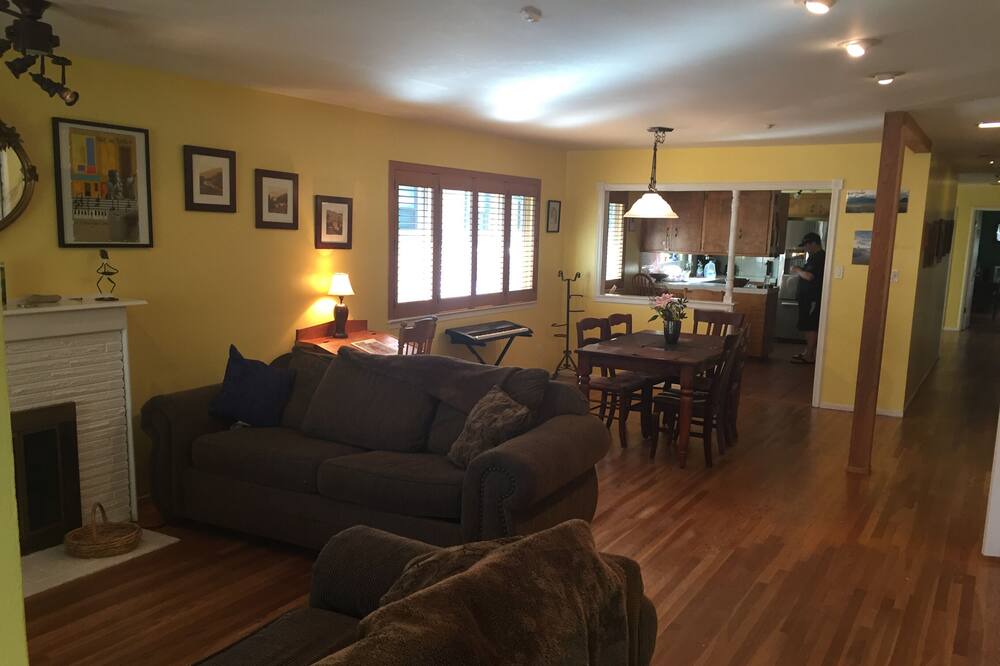 Photo of Bedroom in East Sacramento