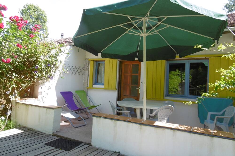 Photo of Patio Balcony in Fougax-et-Barrineuf