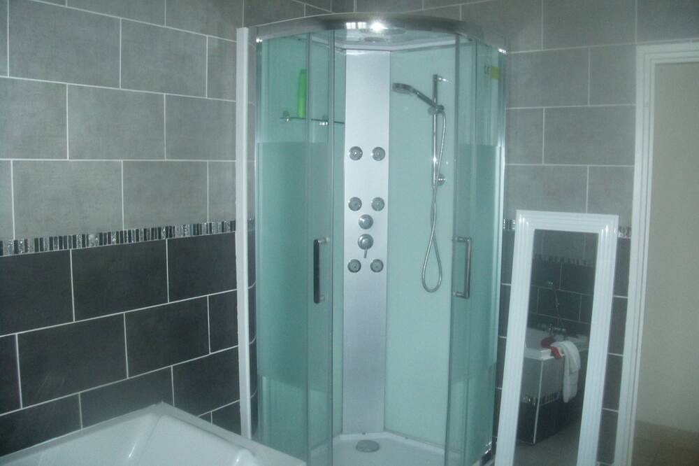 Photo of Bathroom in Saint-Denis-du-Payre