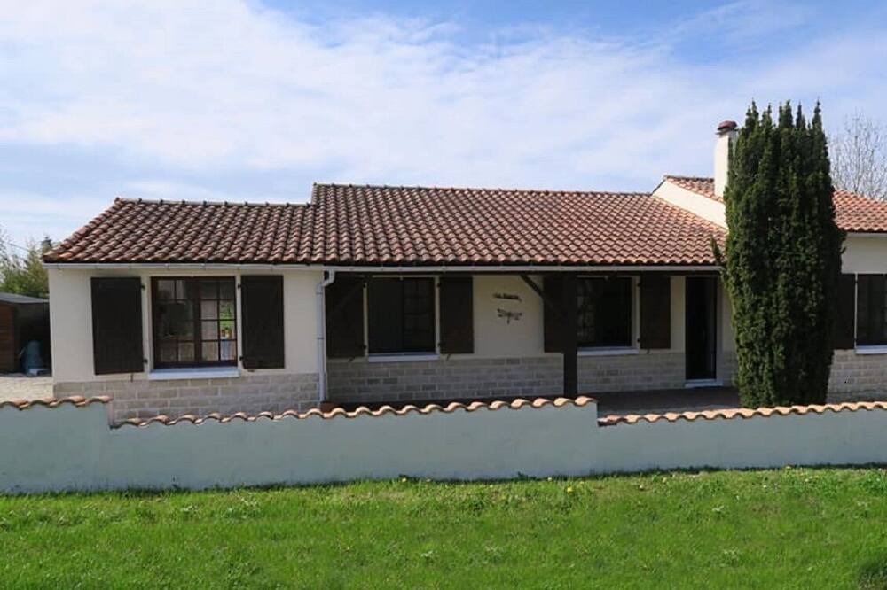 Photo of Outdoor in Saint-Denis-du-Payre