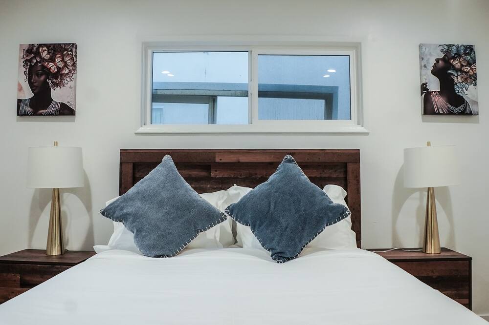 Photo of Bedroom in Burbank