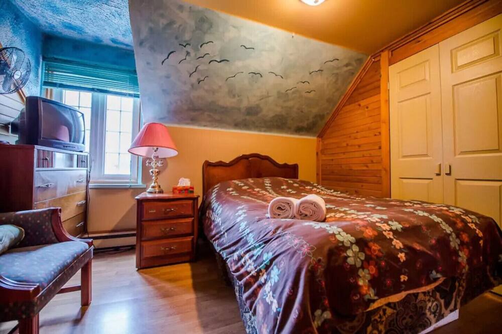 Photo of Bedroom in Montebello