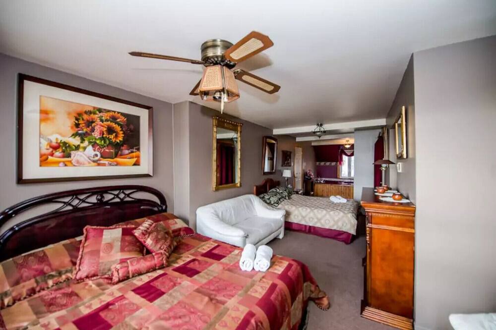 Photo of Bedroom in Montebello