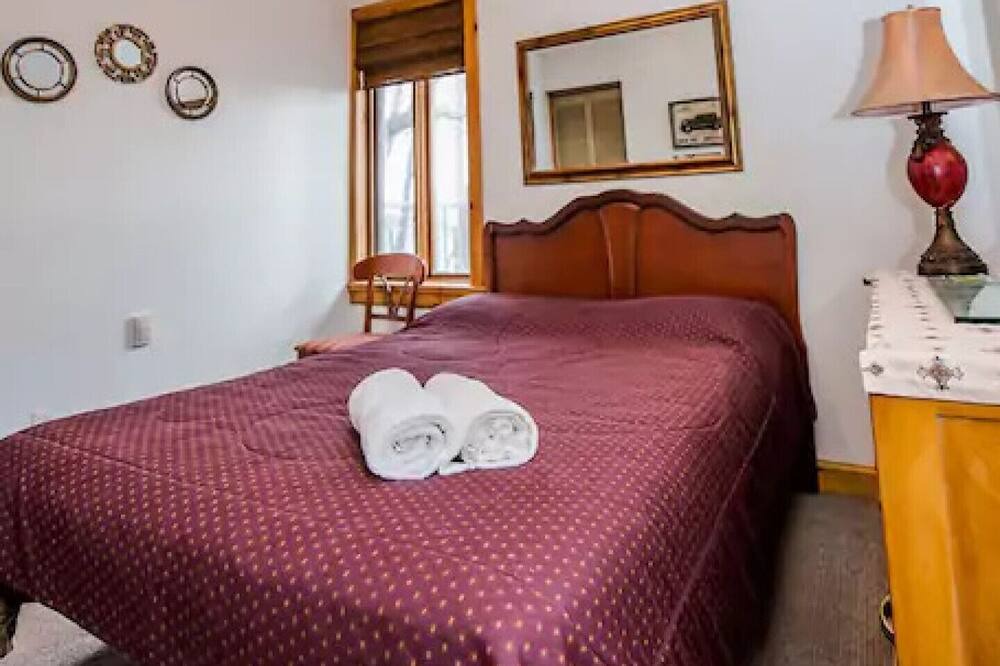 Photo of Bedroom in Montebello
