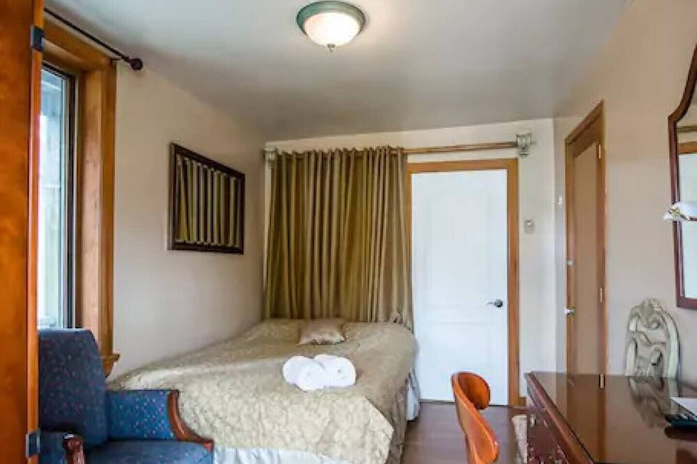 Photo of Bedroom in Montebello