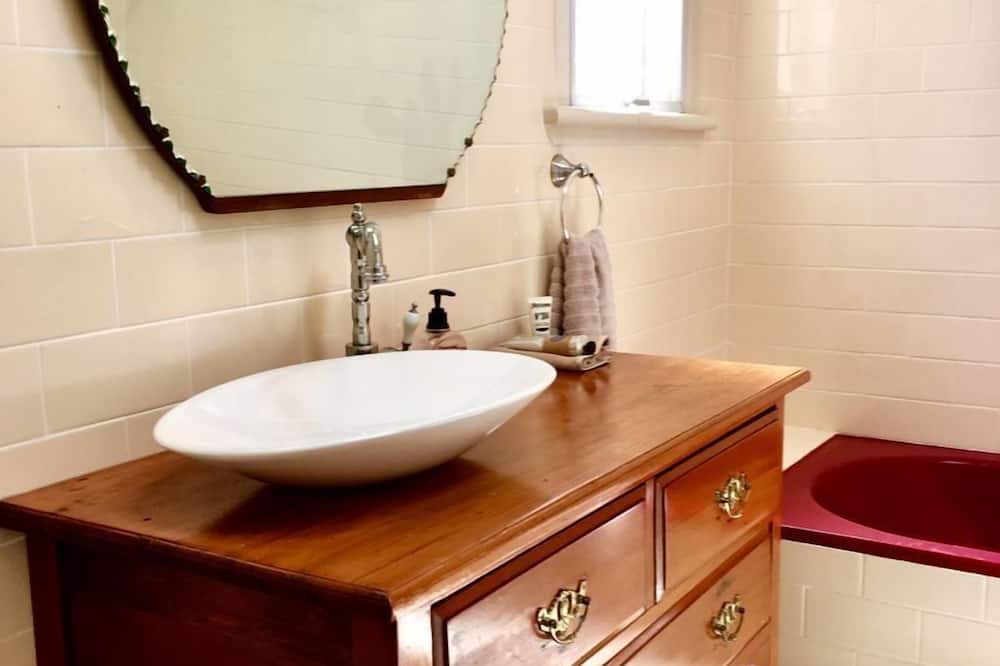 Photo of Bathroom in Central Mudgee