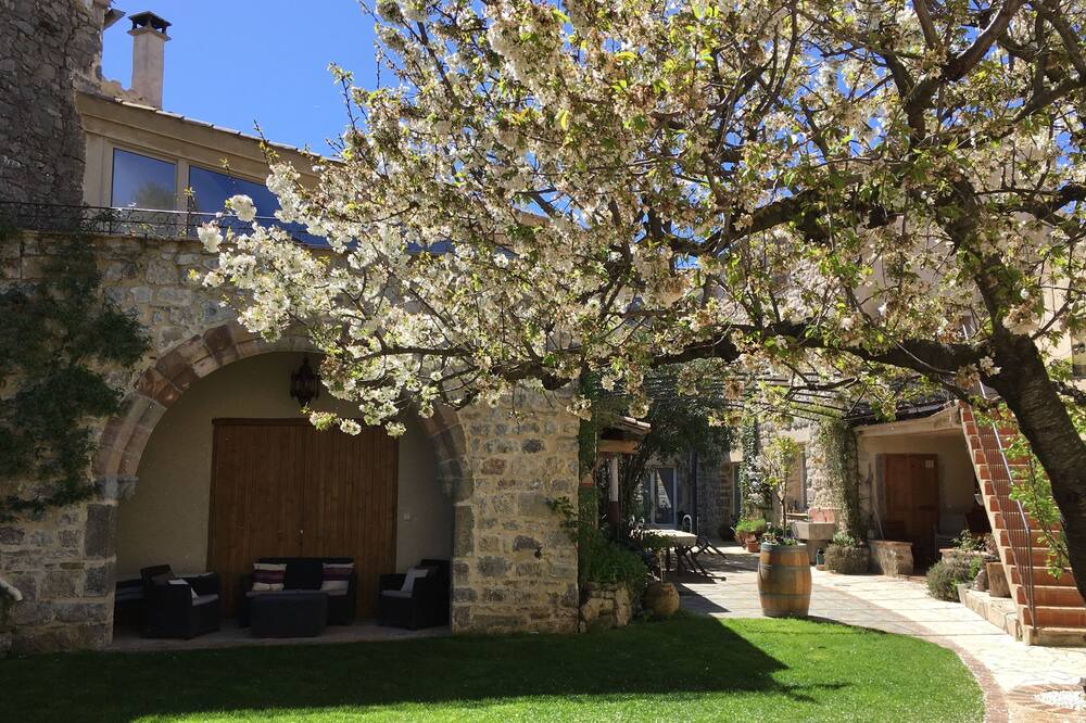 Photo of Patio Balcony in Lagrasse