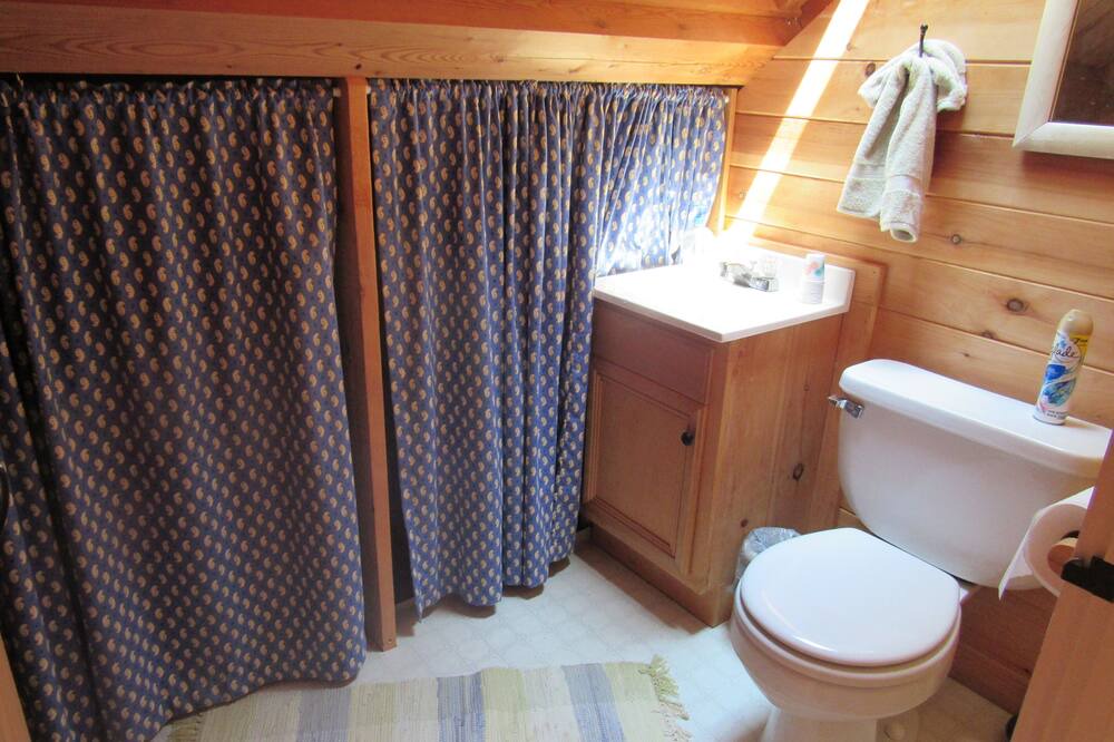 Photo of Bathroom in Boothbay Harbor