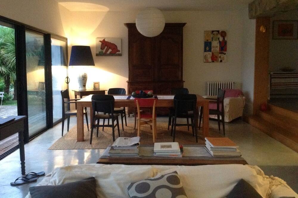Photo of Livingroom in Uhart-Mixe