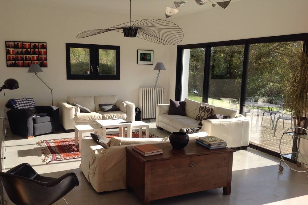 Photo of Livingroom in Uhart-Mixe