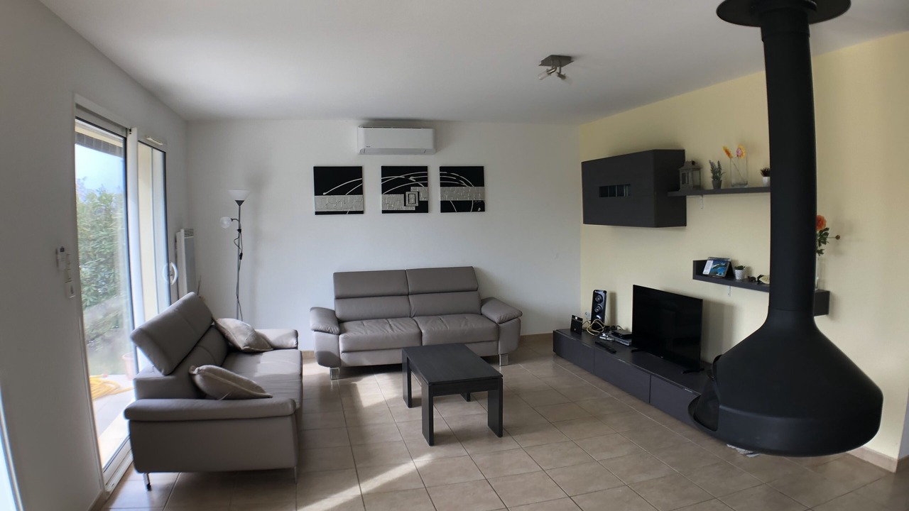 Photo of Livingroom in Saint-Quentin-la-Poterie