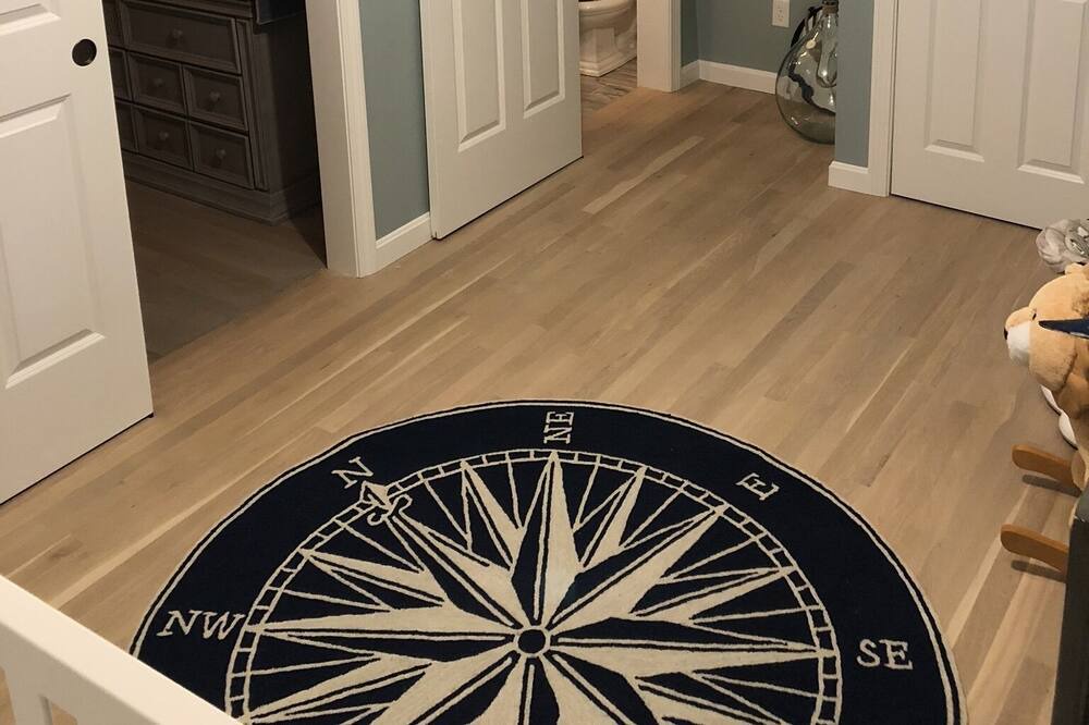 Photo of Bathroom in Thompson Square - Bunker Hill