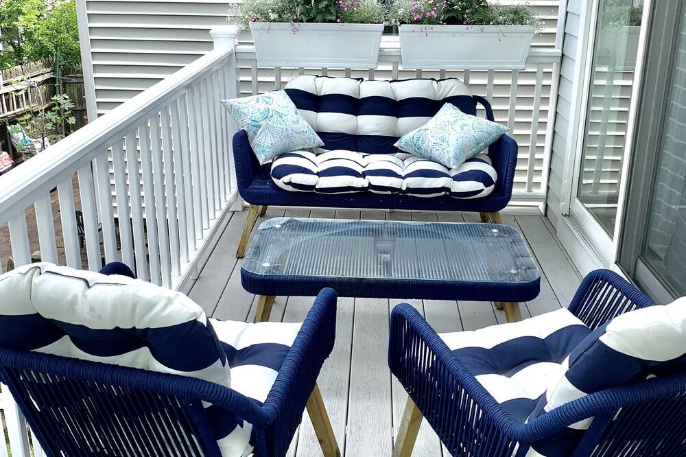 Photo of Patio Balcony in Thompson Square - Bunker Hill