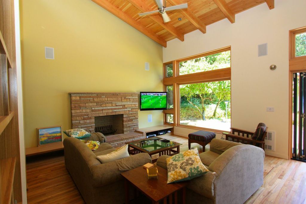 Photo of Livingroom in Lake Morton-Berrydale