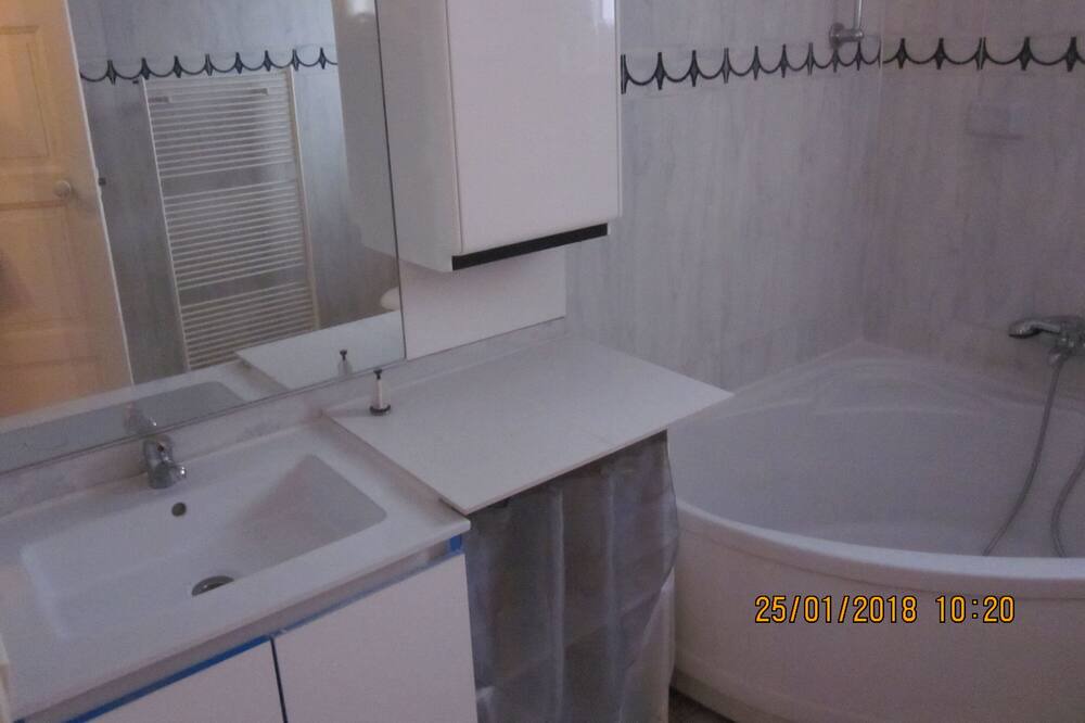 Photo of Bathroom in Trappes