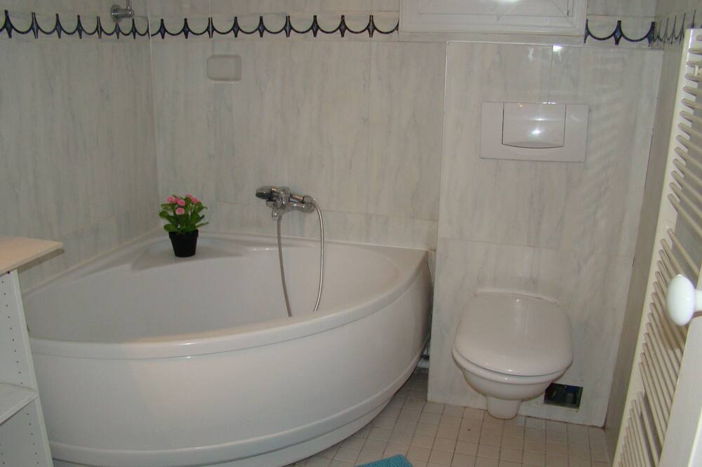Photo of Bathroom in Trappes