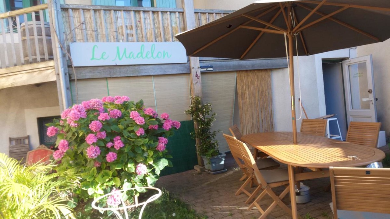 Photo of Patio Balcony in Pays-de-Belves