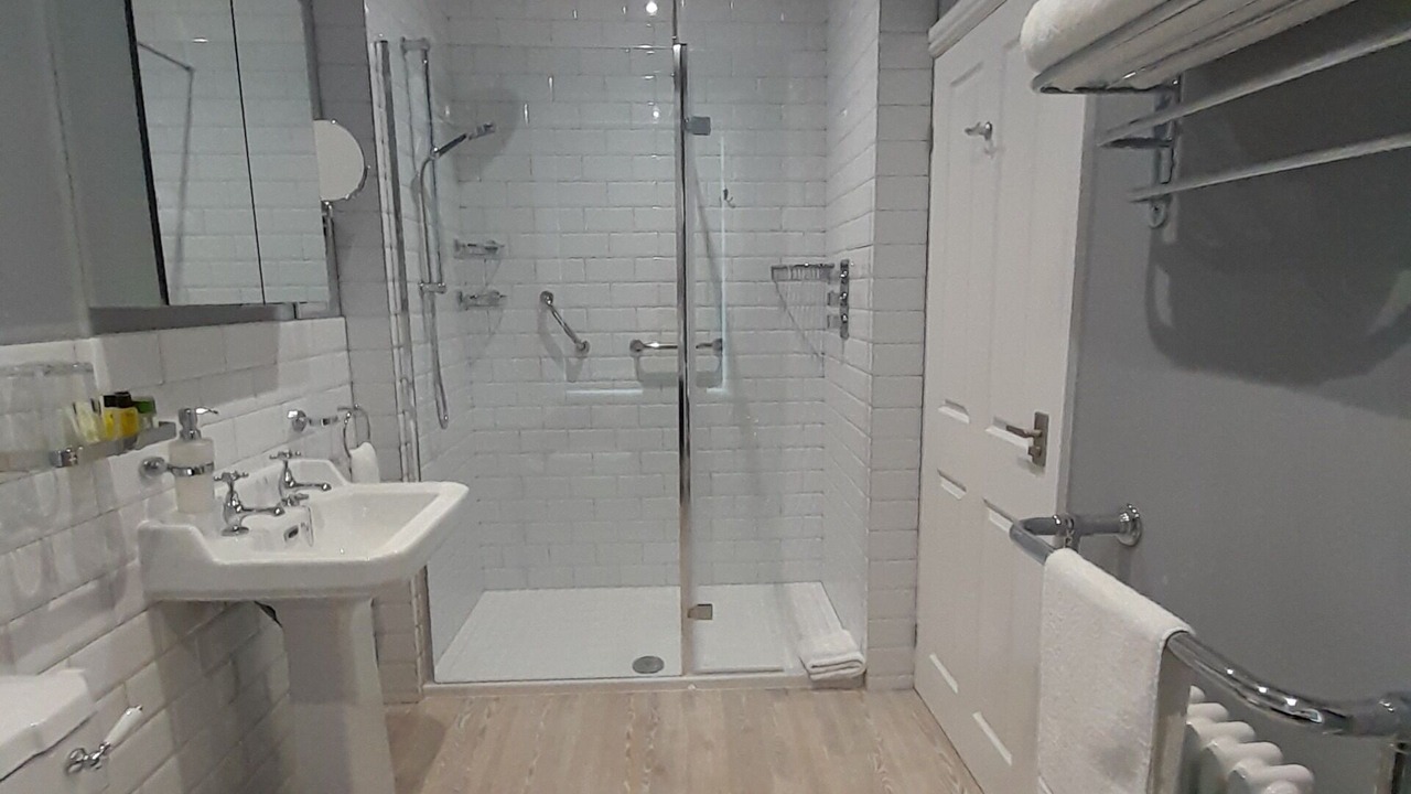 Photo of Bathroom in West Cliff