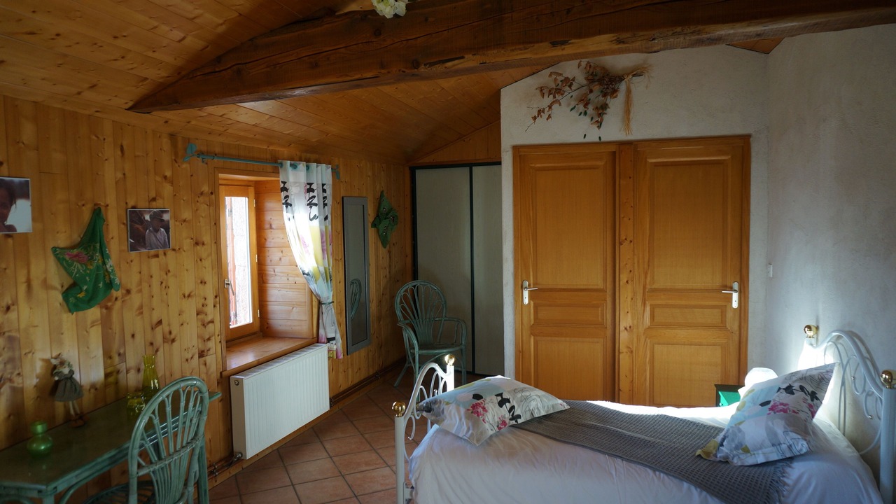 Photo of Bedroom in Montromant