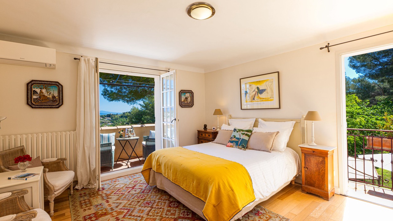 Photo of Bedroom in California - Pezou