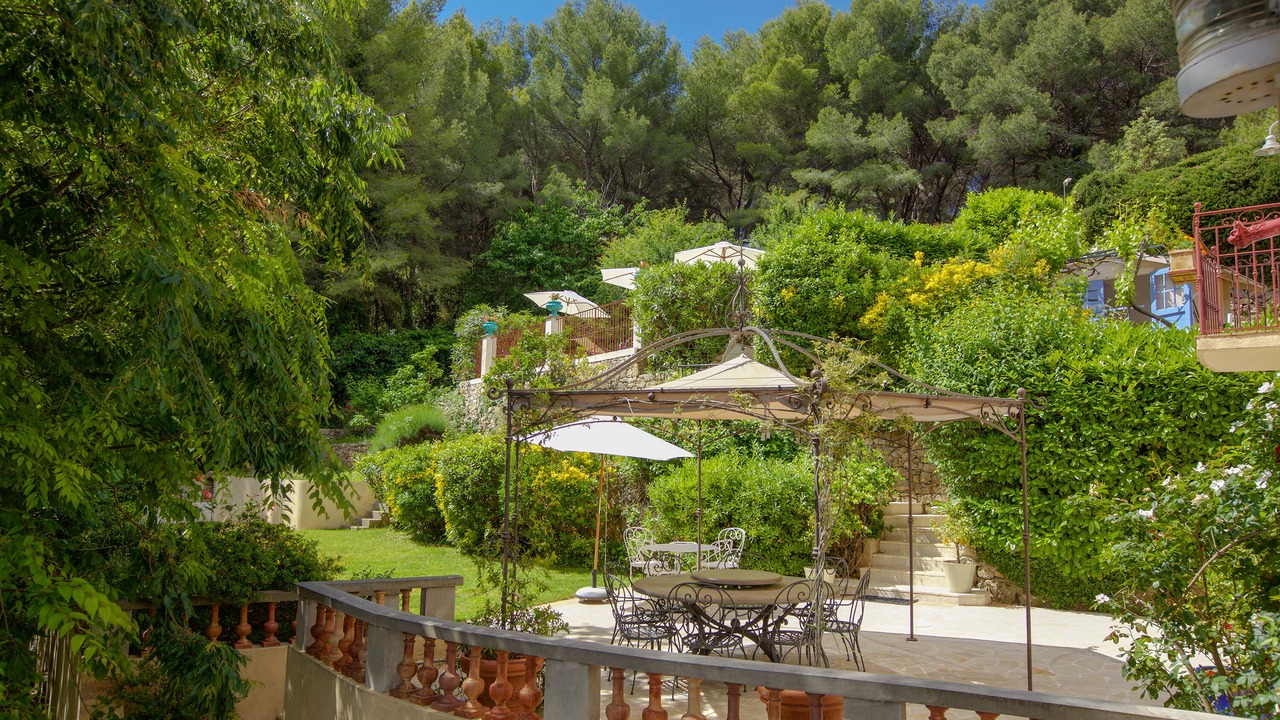 Photo of Outdoor in California - Pezou