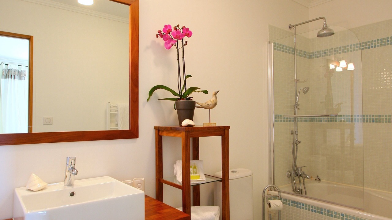 Photo of Bathroom in California - Pezou