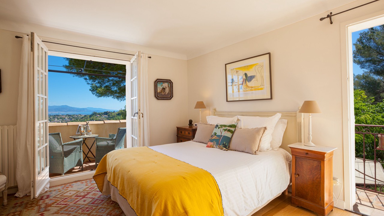 Photo of Bedroom in California - Pezou