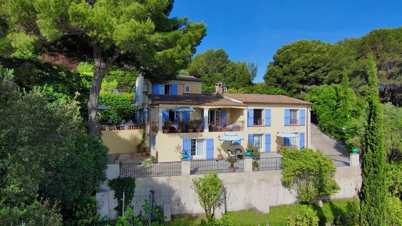 Photo of Outdoor in California - Pezou