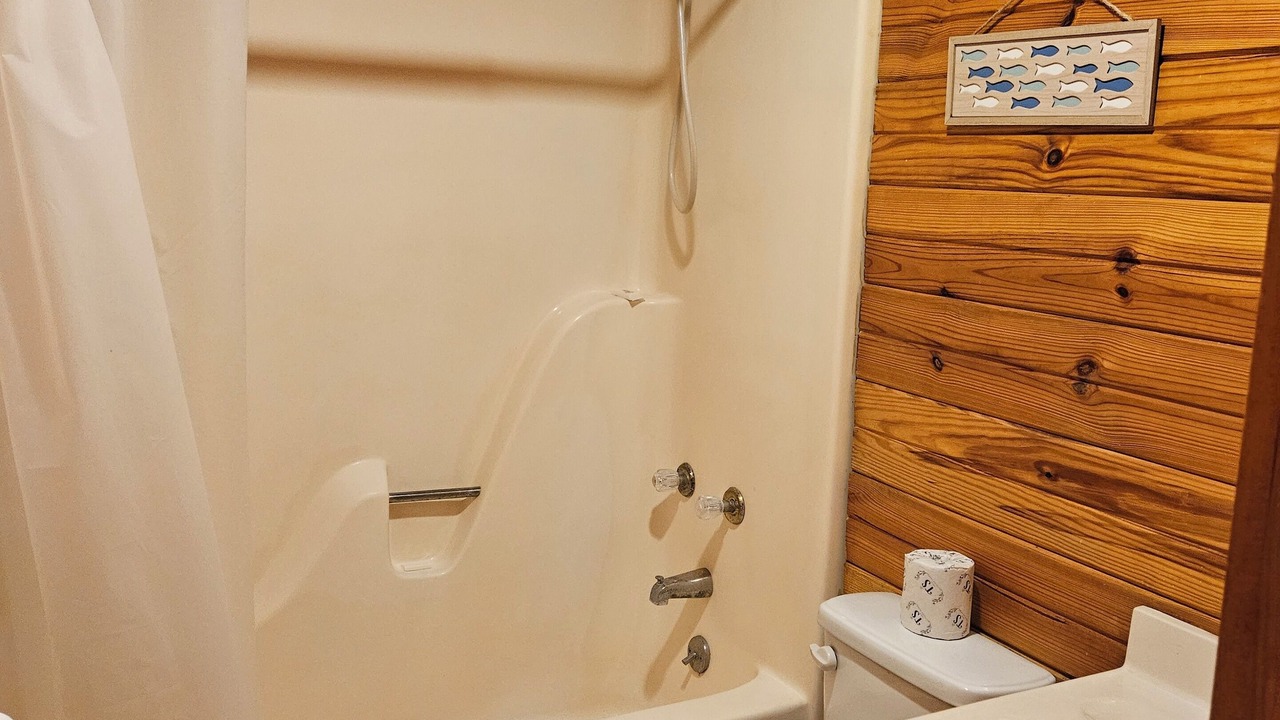 Photo of Bathroom in Mammoth Spring