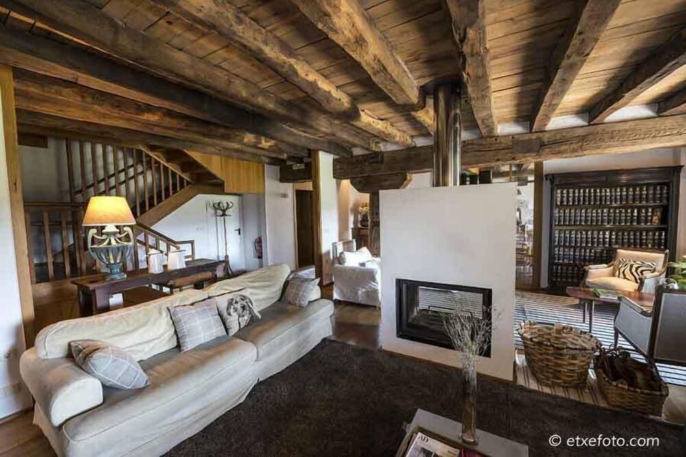Photo of Livingroom in Etxarri