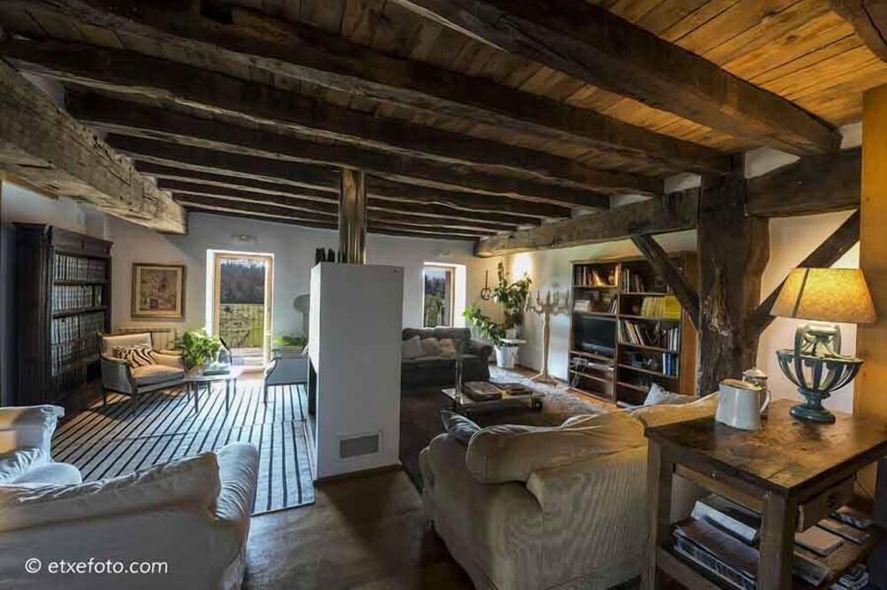 Photo of Livingroom in Etxarri