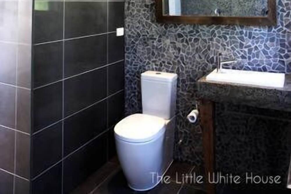 Photo of Bathroom in Emerald