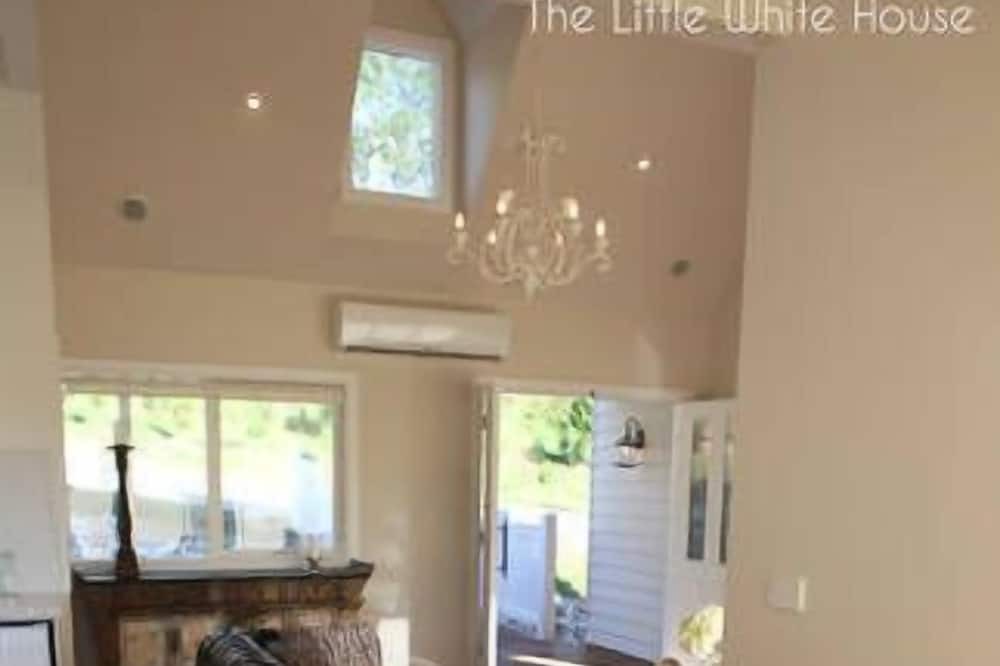 Photo of Livingroom in Emerald