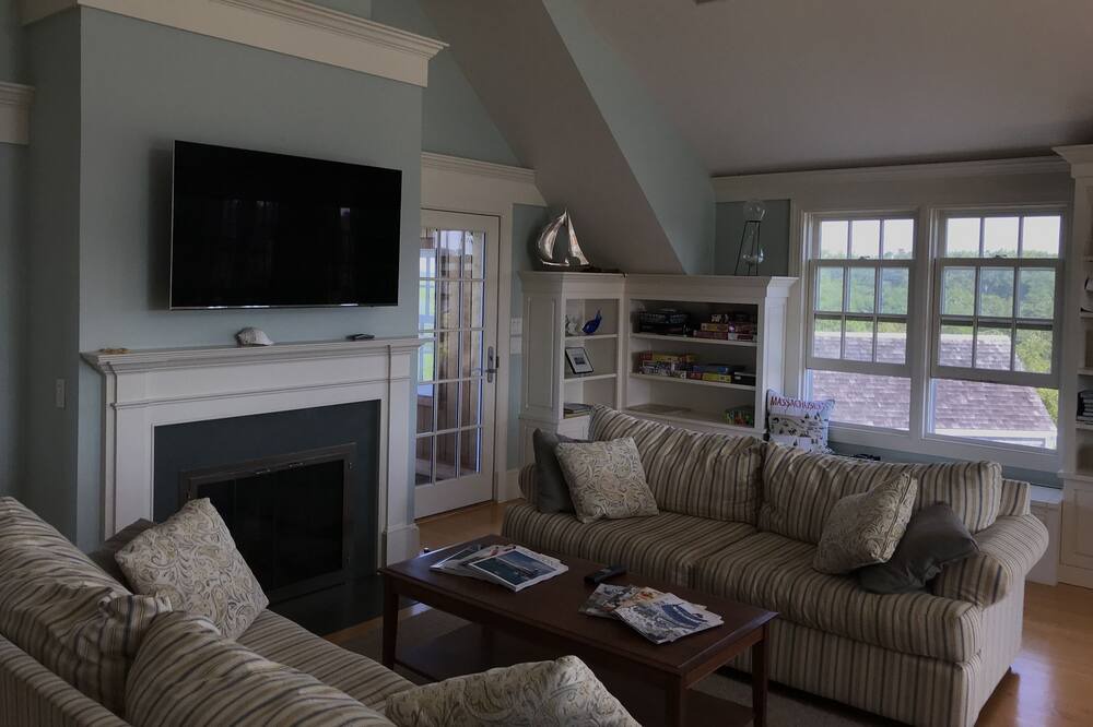 Photo of Livingroom in Dionis